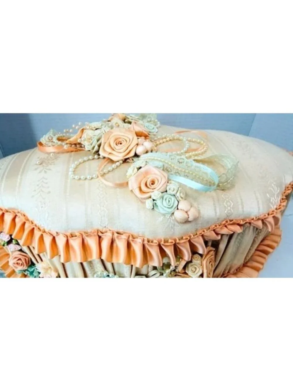 VTG Shabby Chic Peach Satin Fabric Keepsake Box Ribbon Roses Pearls